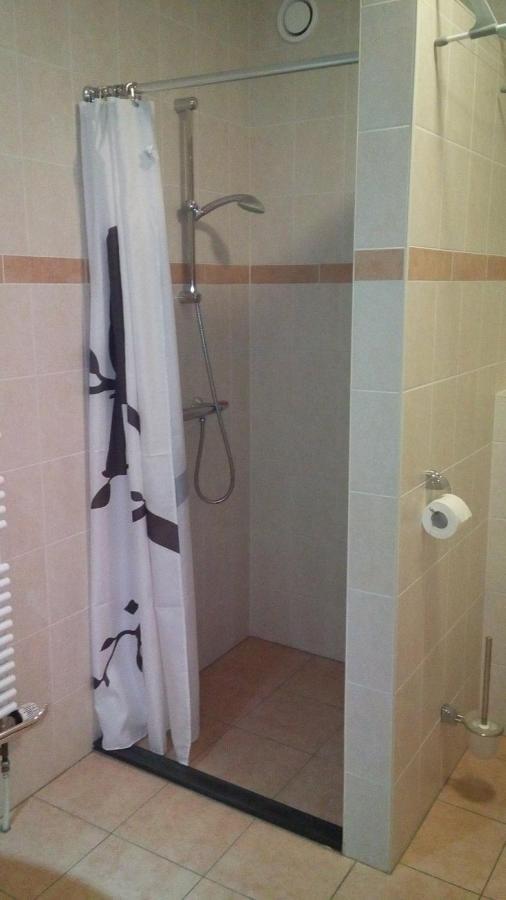 Апартаменти Uut In Thuus 21A Бурен Екстер'єр фото